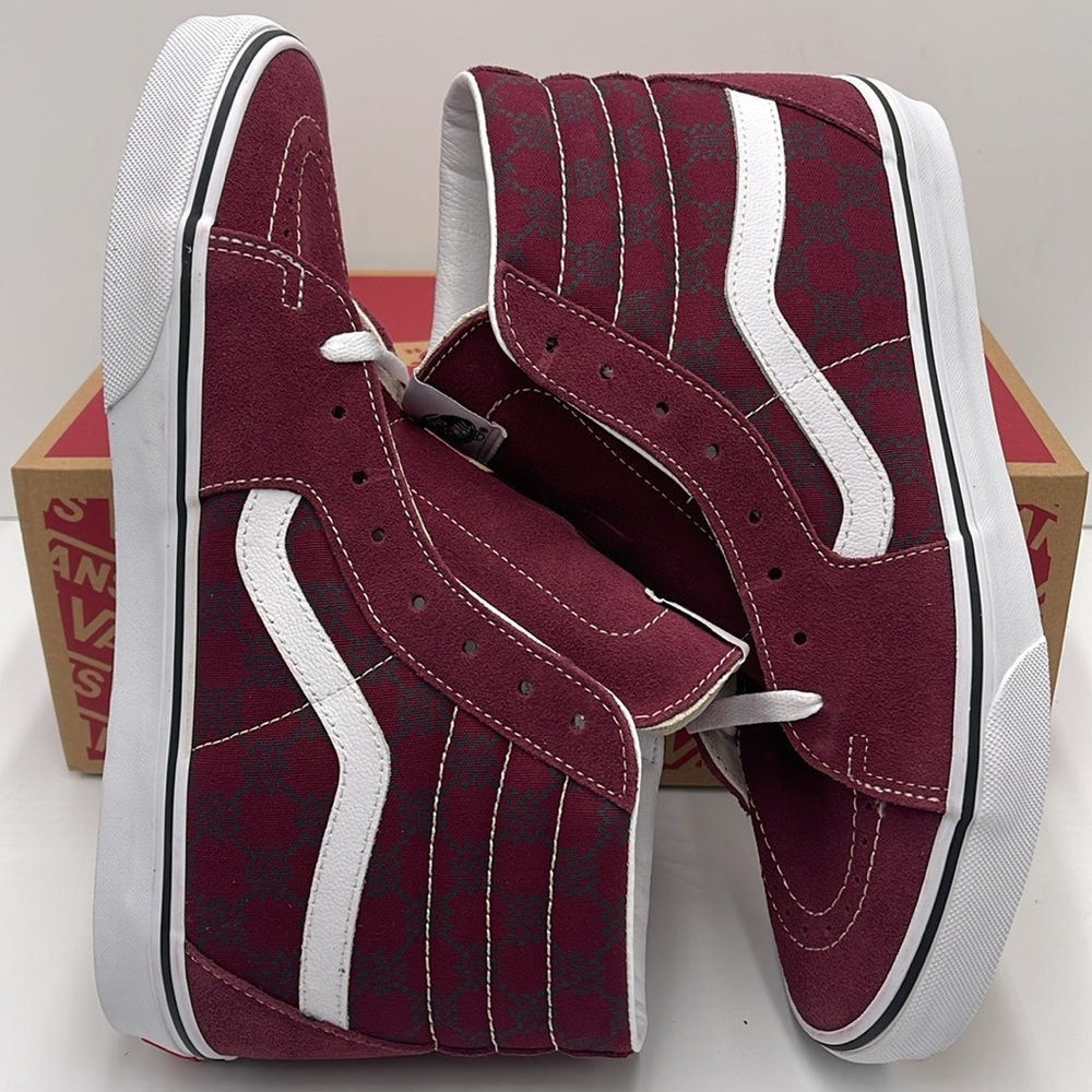 Vans Men’s Sk8-Hỉ Monogram Port Royale
VN0005U94QU
Sneakers - Picture 6 of 16